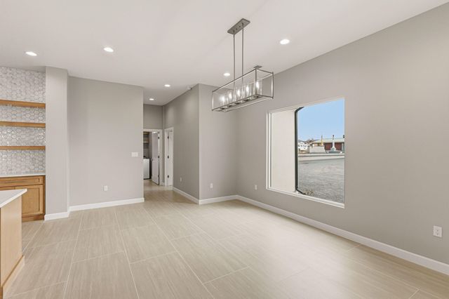 625 1st Street NE, Rio Rancho, NM 87124