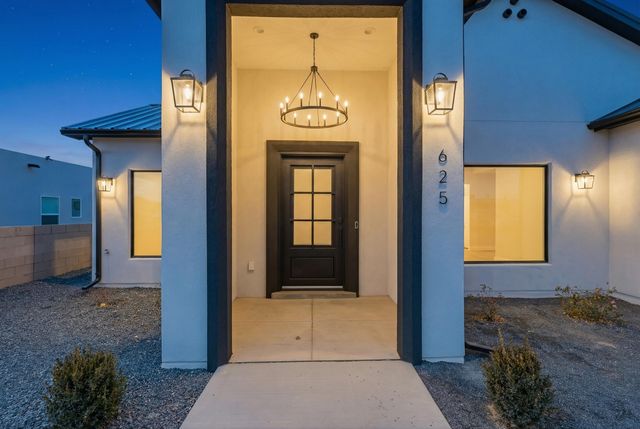 625 1st Street NE, Rio Rancho, NM 87124