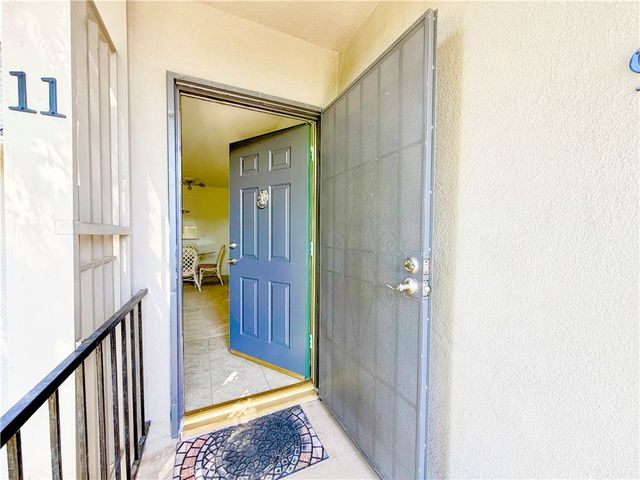 6041 Fountain Park Lane 11, Woodland Hills, CA 91367