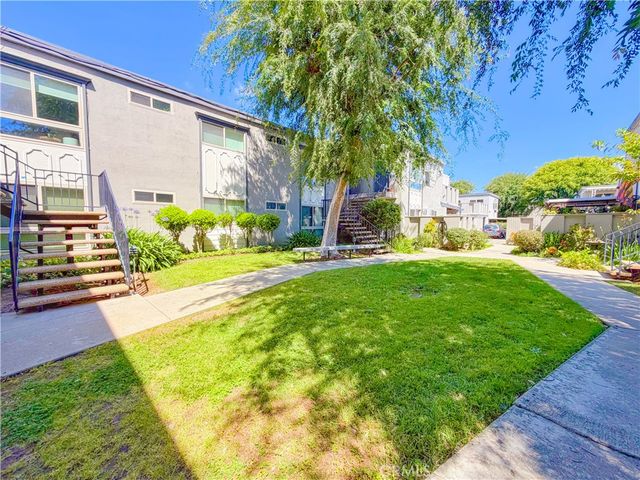 6041 Fountain Park Lane 11, Woodland Hills, CA 91367