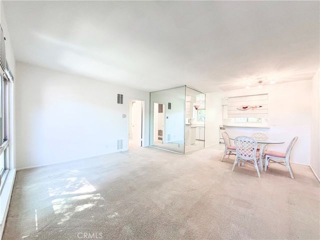 6041 Fountain Park Lane 11, Woodland Hills, CA 91367