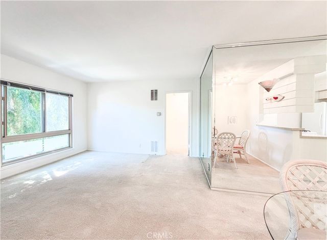 6041 Fountain Park Lane 11, Woodland Hills, CA 91367