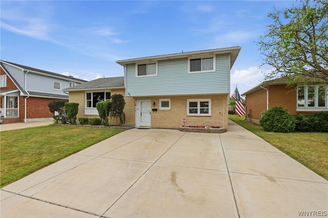29 Rosemead Lane, Cheektowaga, NY 14227