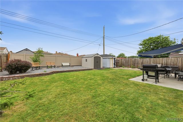 29 Rosemead Lane, Cheektowaga, NY 14227