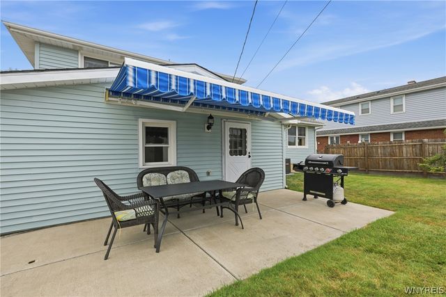 29 Rosemead Lane, Cheektowaga, NY 14227