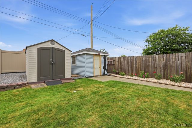 29 Rosemead Lane, Cheektowaga, NY 14227