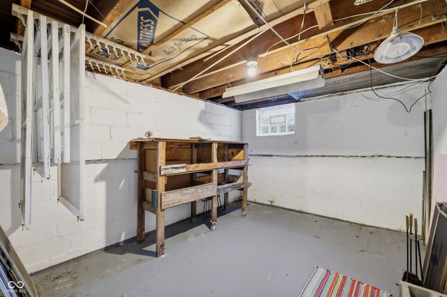 1189 S Morgantown Road, Greenwood, IN 46143