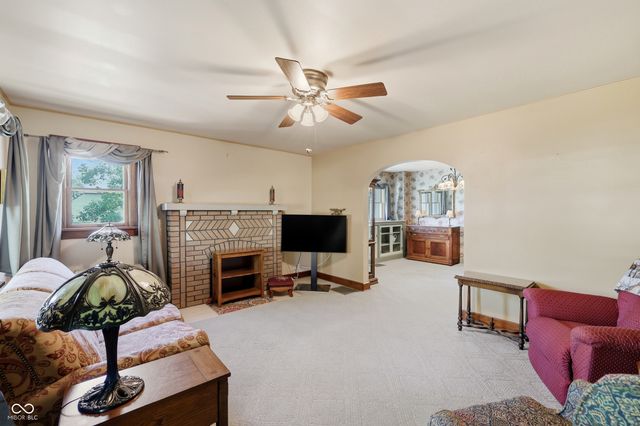 1189 S Morgantown Road, Greenwood, IN 46143