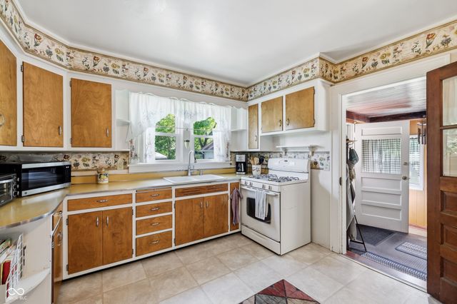 1189 S Morgantown Road, Greenwood, IN 46143
