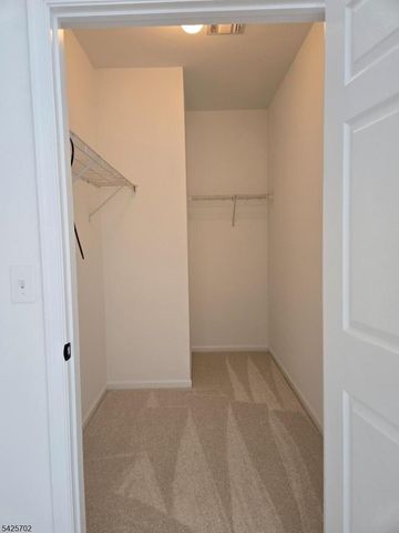 37 Forest Dr, Piscataway Twp., NJ 08854