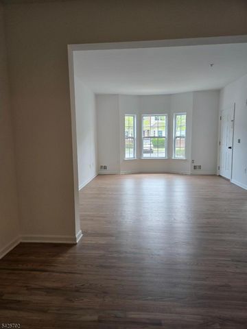 37 Forest Dr, Piscataway Twp., NJ 08854