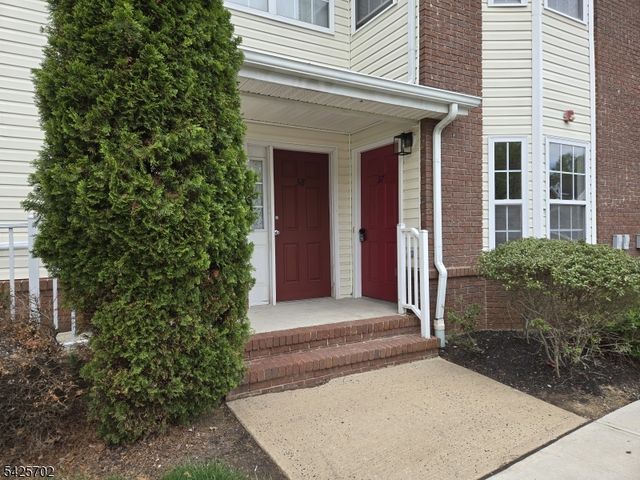 37 Forest Dr, Piscataway Twp., NJ 08854