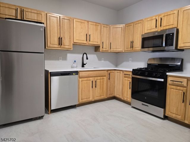 37 Forest Dr, Piscataway Twp., NJ 08854