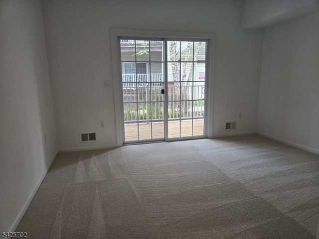 37 Forest Dr, Piscataway Twp., NJ 08854