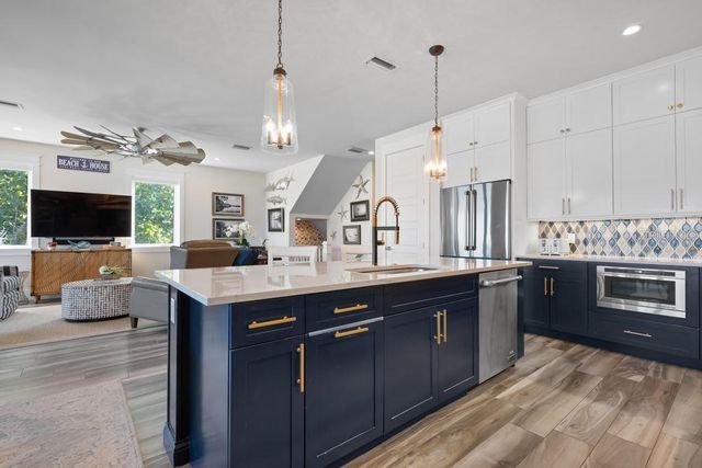 915 N SHORE DRIVE, Anna Maria, FL 34216