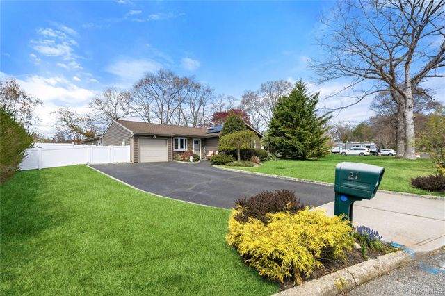 21 Elkin Drive, Middle Island, NY 11953