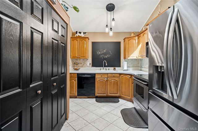 21 Elkin Drive, Middle Island, NY 11953