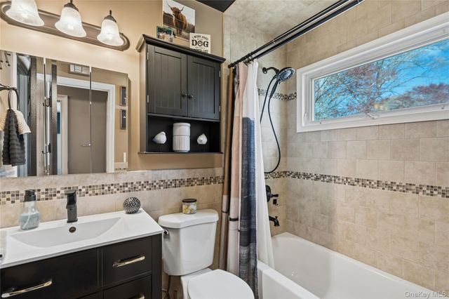 21 Elkin Drive, Middle Island, NY 11953