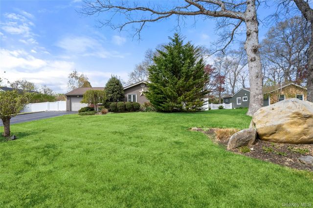 21 Elkin Drive, Middle Island, NY 11953