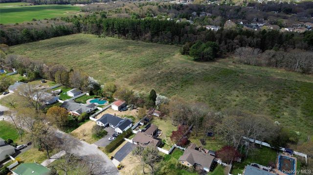 21 Elkin Drive, Middle Island, NY 11953