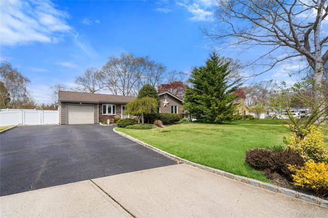21 Elkin Drive, Middle Island, NY 11953