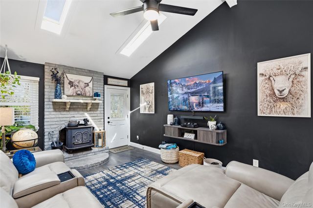 21 Elkin Drive, Middle Island, NY 11953