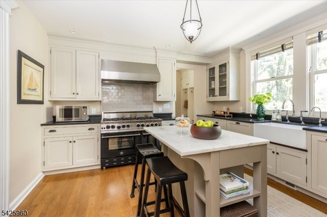 76 Edgemont Rd, Montclair Twp., NJ 07043