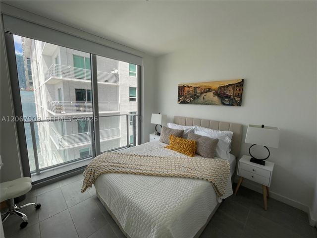 227 NE 2nd St 1606, Miami, FL 33132