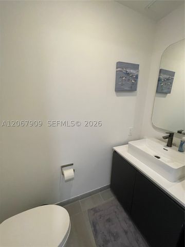 227 NE 2nd St 1606, Miami, FL 33132