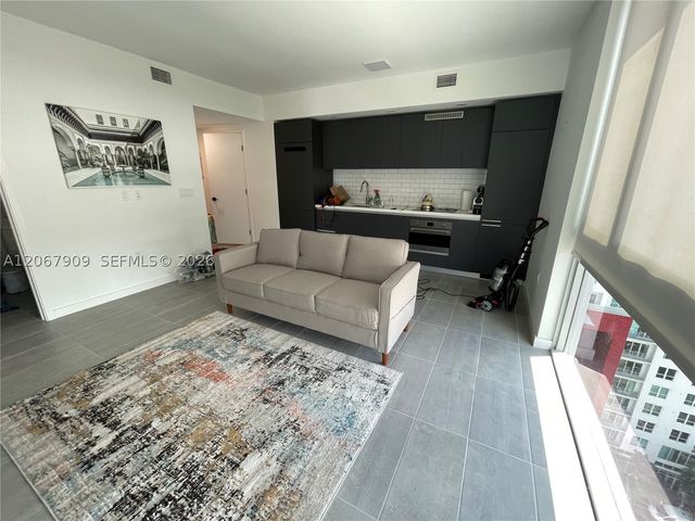227 NE 2nd St 1606, Miami, FL 33132