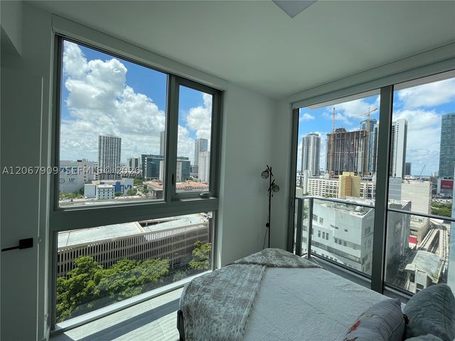 227 NE 2nd St 1606, Miami, FL 33132