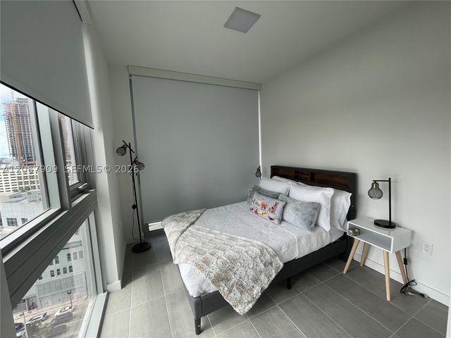 227 NE 2nd St 1606, Miami, FL 33132