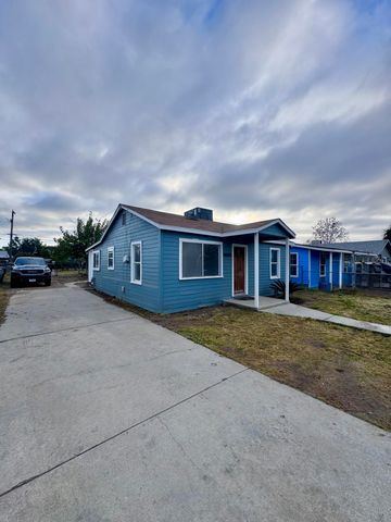 1131 W Buena Vista Avenue, Visalia, CA 93291