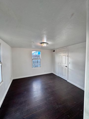 1131 W Buena Vista Avenue, Visalia, CA 93291