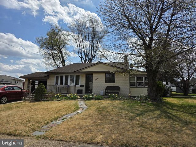 138 CARDINAL DR, Bellmawr, NJ 08031