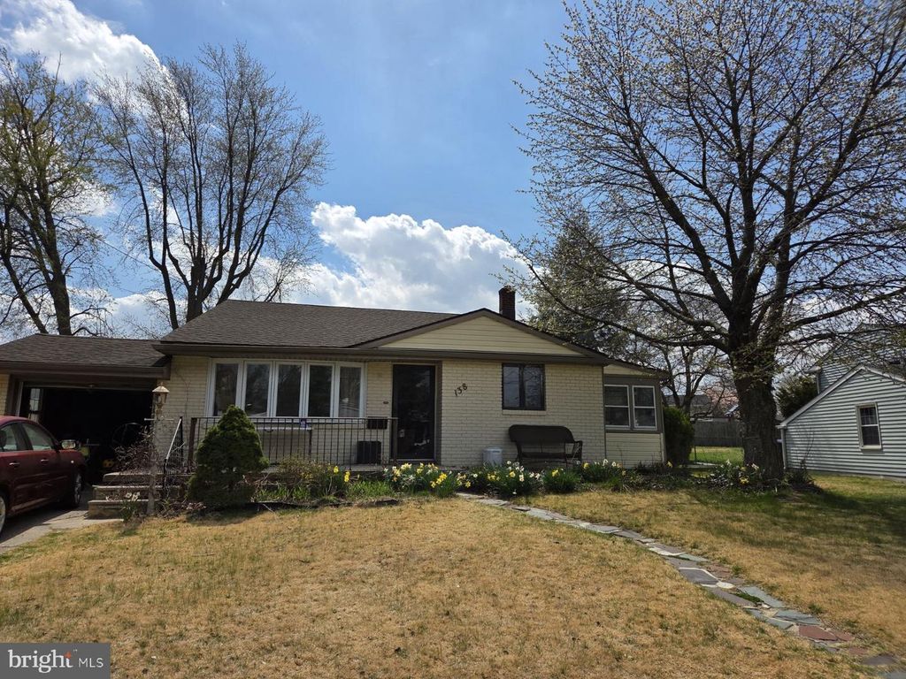 138 CARDINAL DR, Bellmawr, NJ 08031