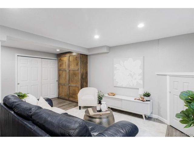 9504 Pendleton Dr, Highlands Ranch, CO 80126