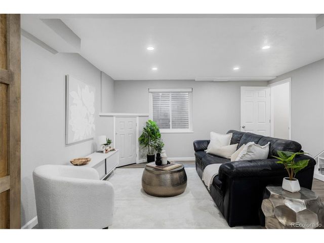 9504 Pendleton Dr, Highlands Ranch, CO 80126
