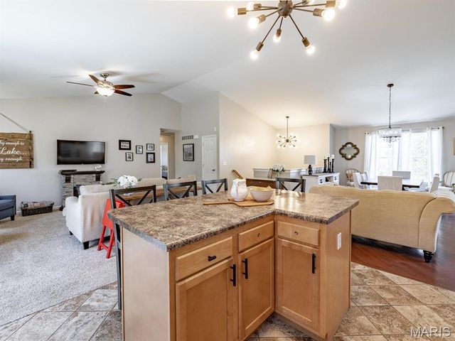 10318 Timber Hill Drive, Hillsboro, MO 63050