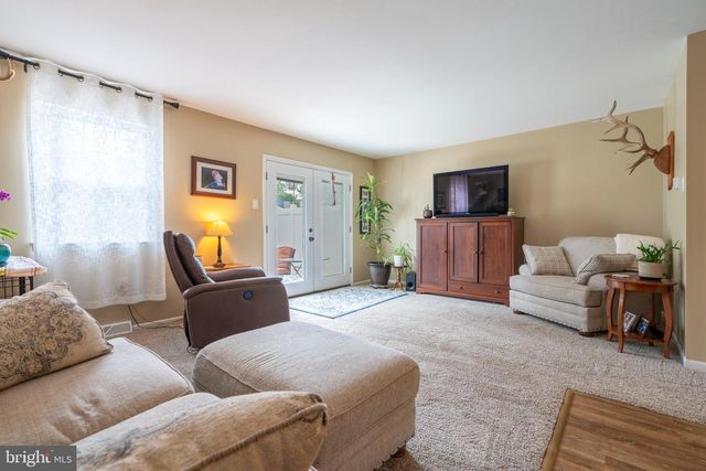 780 JEFFERSON ST, Red Hill, PA 18076