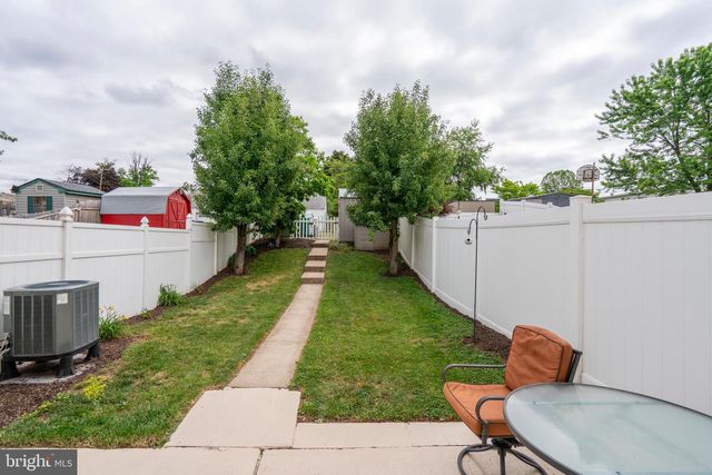 780 JEFFERSON ST, Red Hill, PA 18076