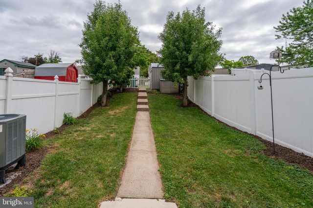 780 JEFFERSON ST, Red Hill, PA 18076