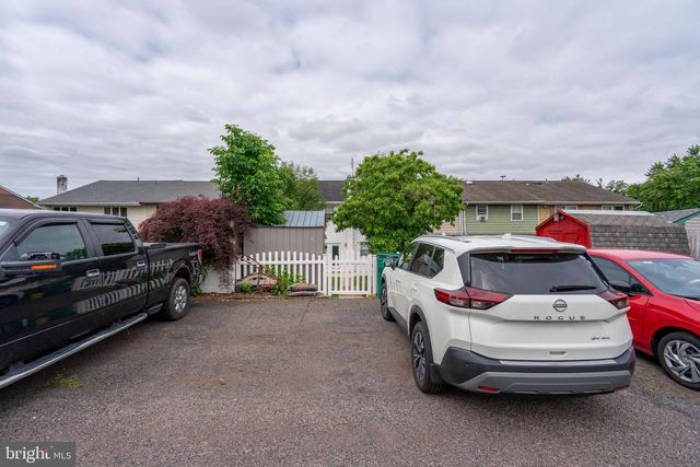 780 JEFFERSON ST, Red Hill, PA 18076