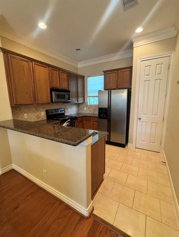 9007 Harbor Hills Drive, Houston, TX 77054