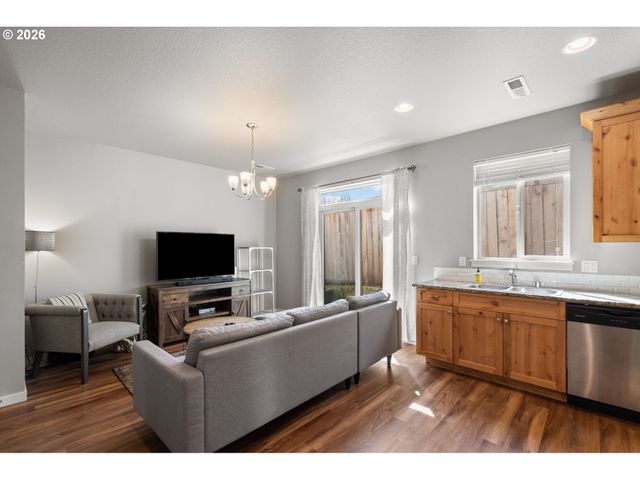 1321 Ne 82ND Dr, Vancouver, WA 98665