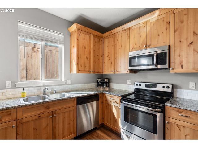 1321 Ne 82ND Dr, Vancouver, WA 98665