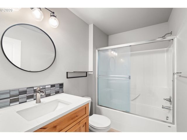 1321 Ne 82ND Dr, Vancouver, WA 98665