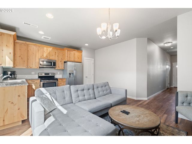 1321 Ne 82ND Dr, Vancouver, WA 98665