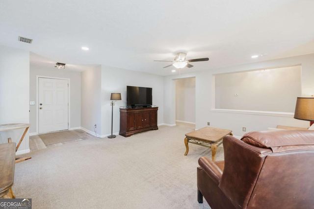430 Autumn Creek Drive, Dallas, GA 30157