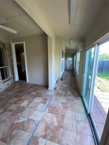 10045 Bluewater Terrace, Irving, TX 75063